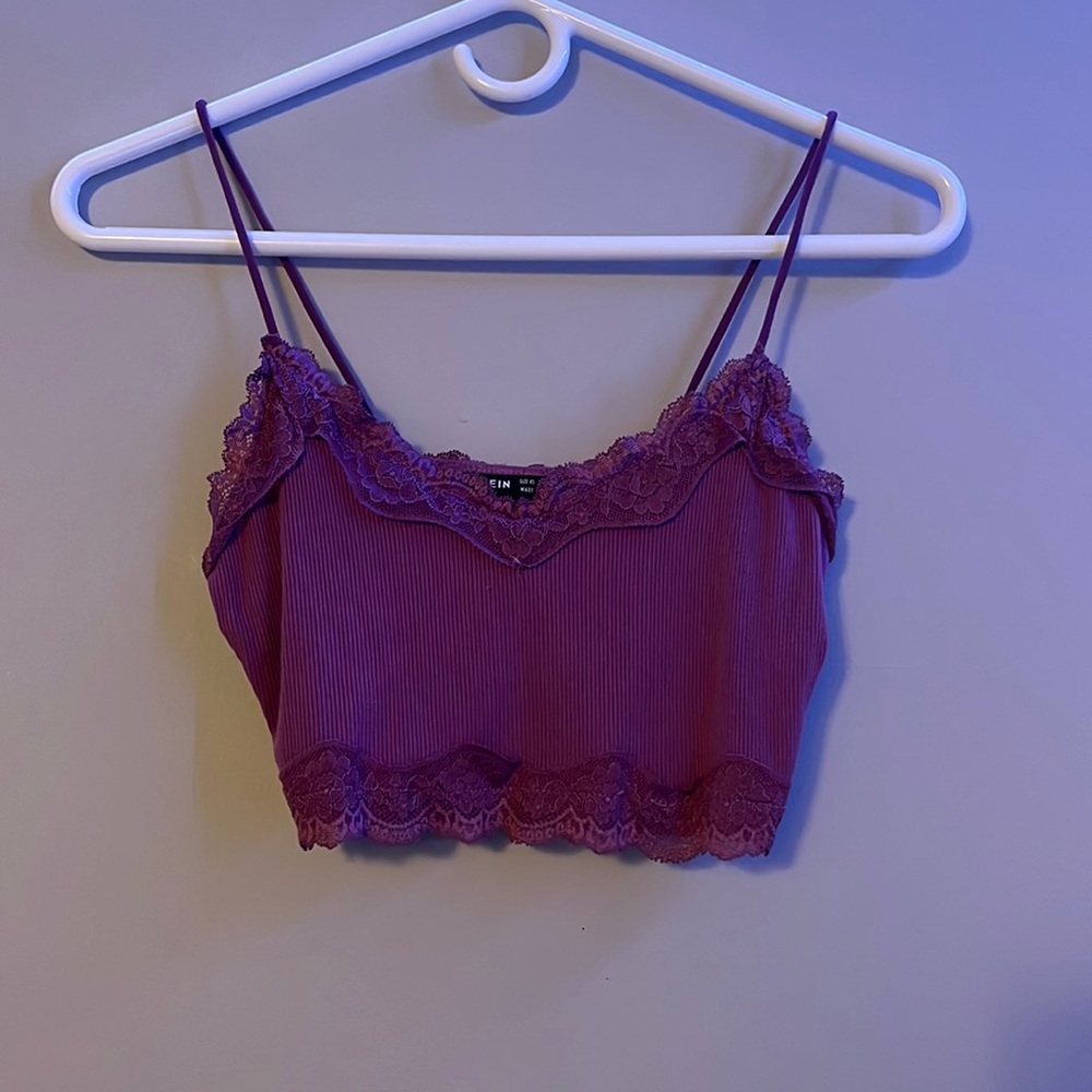 Cropped lace pink tank top